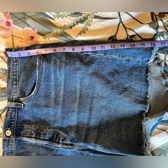 Levi’s 501® Original Women's Denim Short (Plus Size 16) - Picture 8 of 8